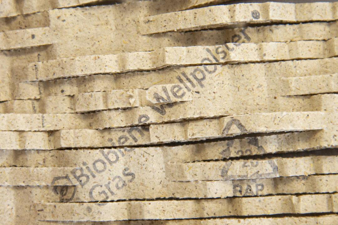 Aufdruck Biobiene® Wellpolster Gras