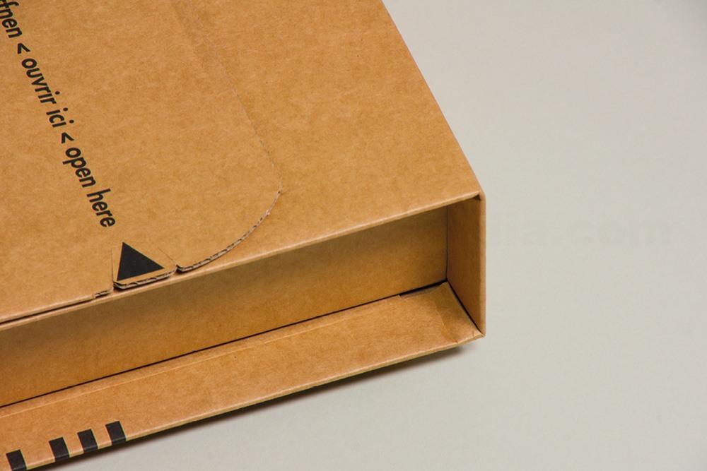 Buchverpackung mit Aufreißhilfe