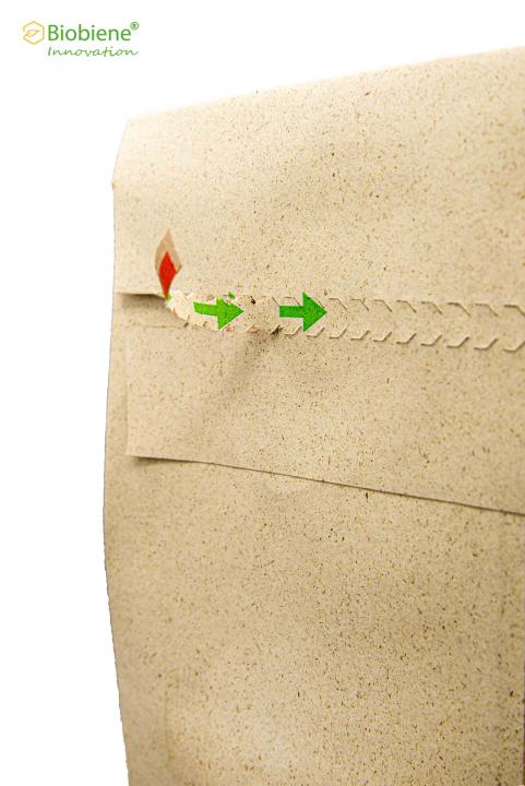 E-Commerce Faltentasche - Aufreißfaden der Versandtasche aus Graspapier