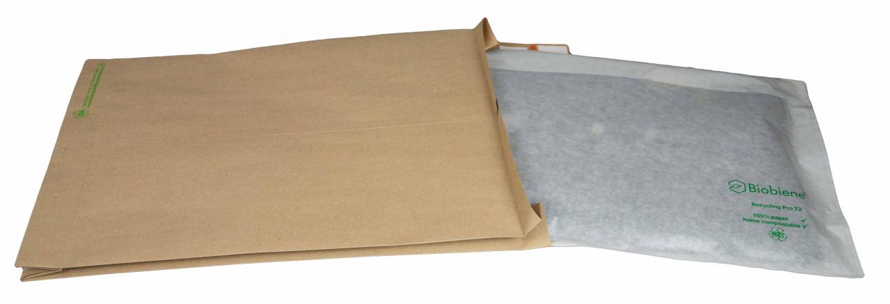 Umweltfreundliche Kombinationsverpackung aus Papier  - Schutzhülle und Versandtasche für Textilien